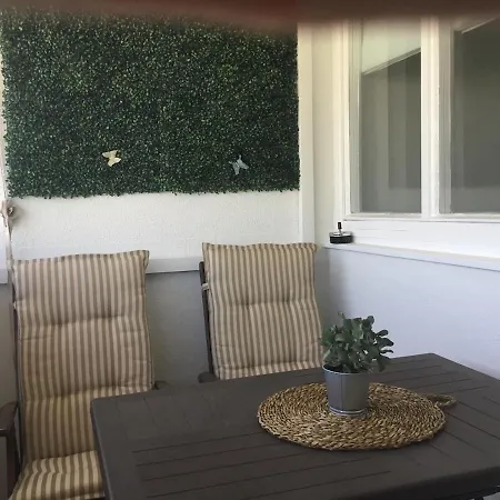 شقة In Split-place To *