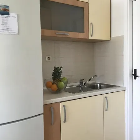 In Split-place To Lägenhet *