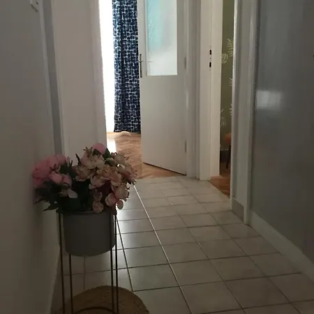 In Split-place To Lägenhet Split